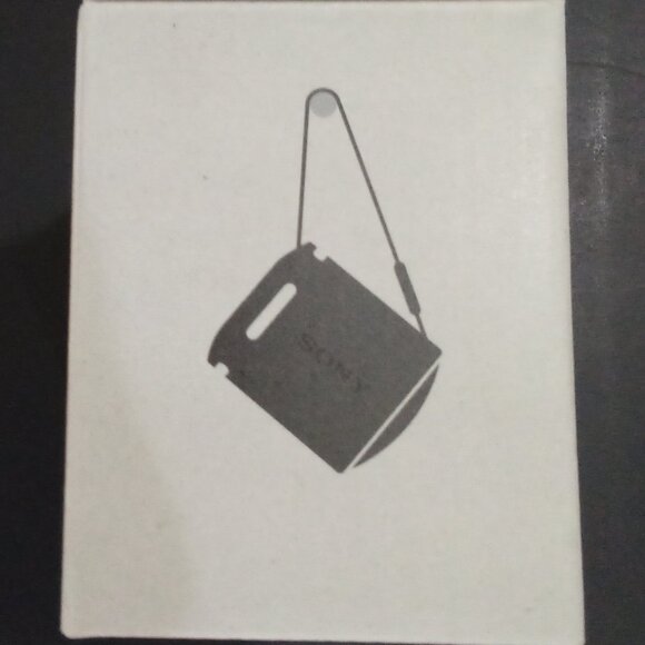 SONY WIRELESS BLUETOOTH SPEAKER WITH 16 HRS BATTERY LIFE MODEL # GRAY SRS-XB100 - Picture 8 of 9